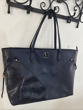Y2K vintage Victoria's Secret Navy Two-Tone Tote with Gold Logo
